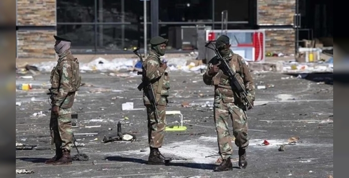 Güney Afrika'da ayaklanmalar nedeniyle ordu göreve başladı