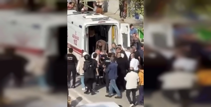 Hamile çalışan, telefon iadesi reddedilince bıçaklandı
