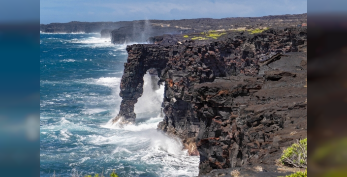 Hawaii'de 550 yıllık doğal kemer çöktü