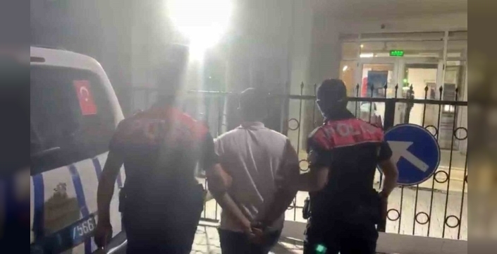 Hırsızlıktan 14 yıl aranan şahıs İzmir'de yakalandı