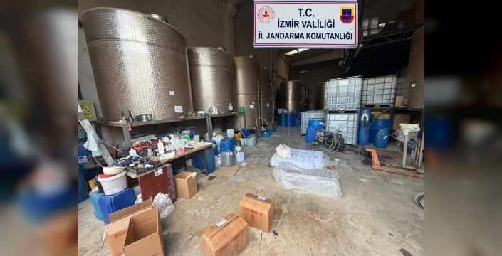 İzmir'de 21 bin litre sahte alkol yakalandı