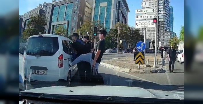 İzmir'de trafikte gerginlik yaşandı