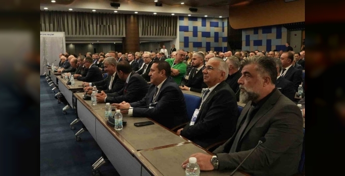 İZTO'da Mahmut Özgener yeniden başkan seçildi