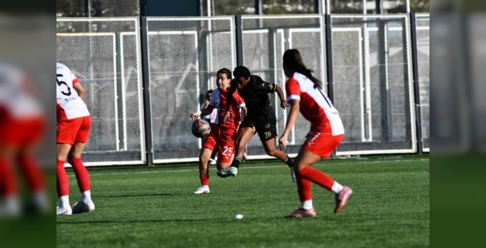 Kayseri Kadın FK ile Ünye Kadın FK puanları paylaştı