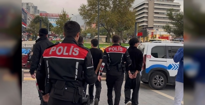Kız meselesi kavgayı büyüttü, 1 yaralı