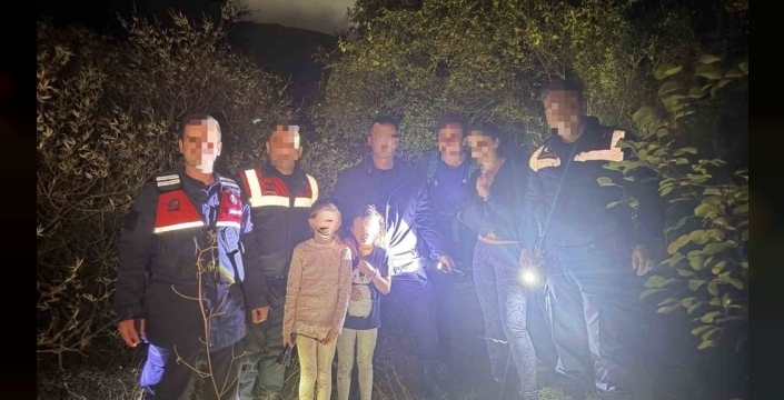 Kuşadası'nda kaybolan yabancı aile kurtarıldı