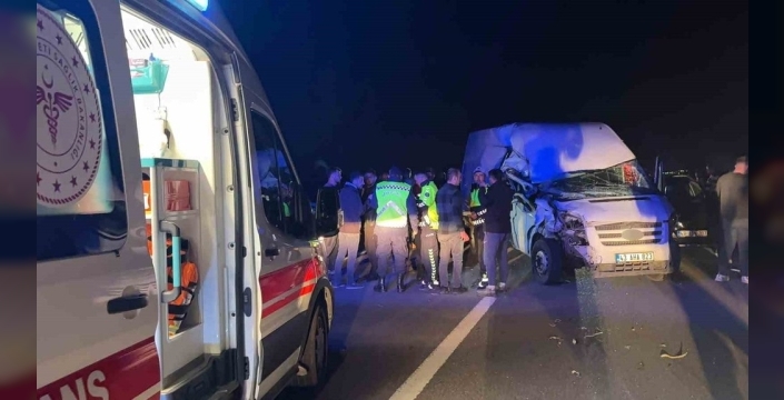 Kütahya'da 4 aracın karıştığı kazada 7 yaralı