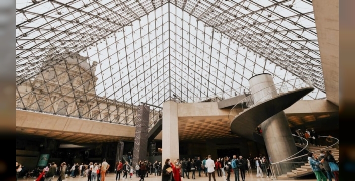 Louvre Müzesi, yenileme yapılmazsa kapanma riskiyle karşı karşıya