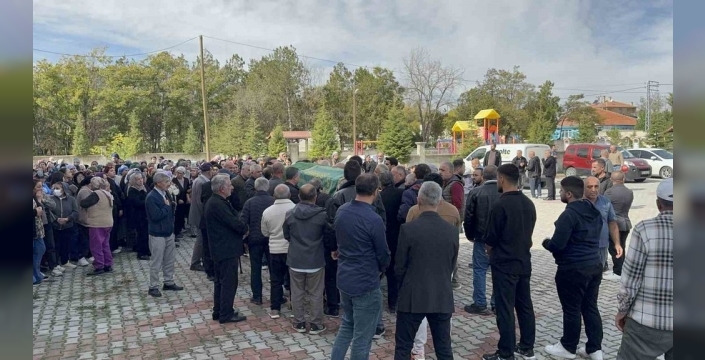 Manisa'da ölen yolcu Konya'da defnedildi