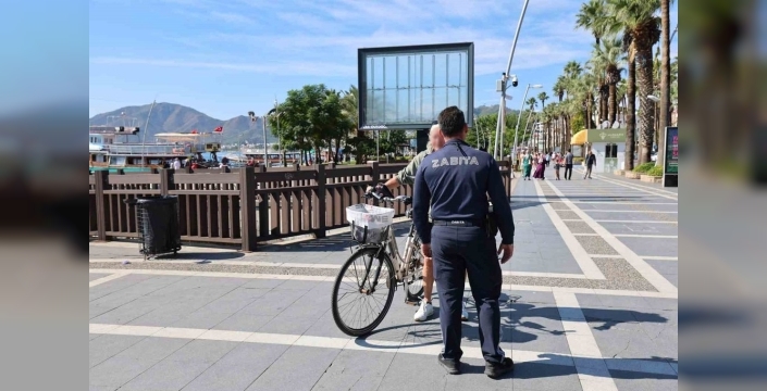 Marmaris'te yaya yollarında scooter ve bisiklet denetimi
