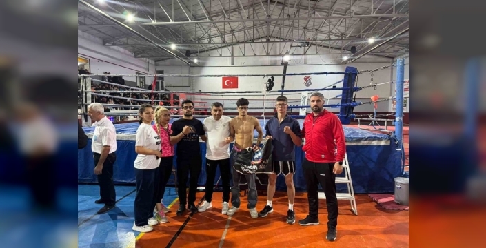 Mert Demir, kick boks şampiyonu oldu