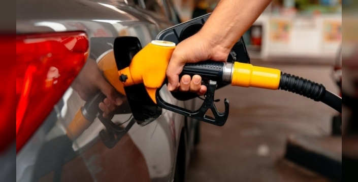 Motorin fiyatlarına gece yarısı indirim yapıldı