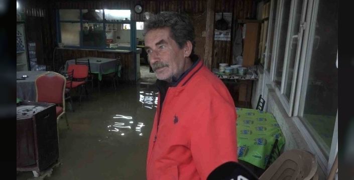 Mudanya'da sağanak yağış dereleri taşırdı, evler sular altında kaldı