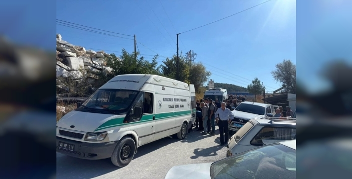 Muğla'da traktör devrildi, yaşlı çift hayatını kaybetti