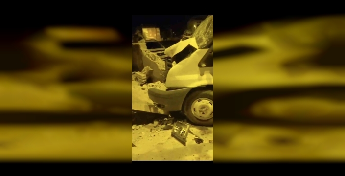 Muş'ta pikap duvara çarptı: 6 yaralı