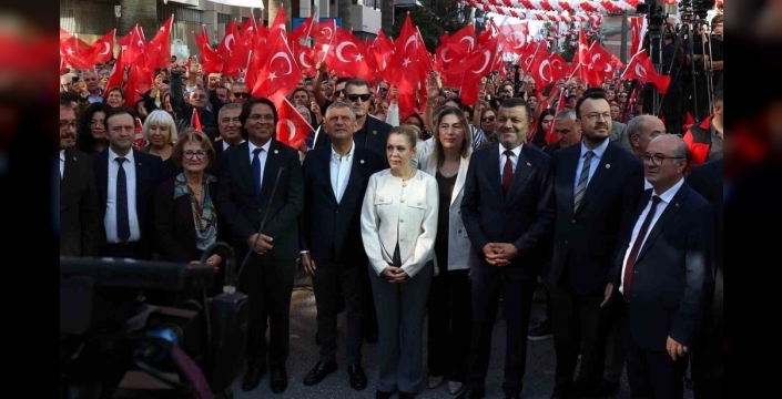 Özgür Özel, Denizli'de yeni projelerin açılışını yaptı
