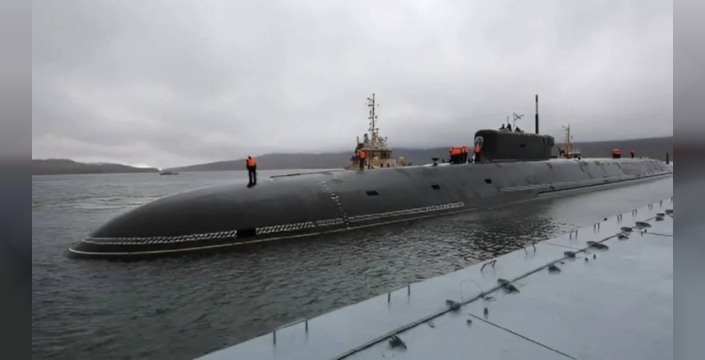 Rus denizaltısı Bulava füzesini su altında ateşledi
