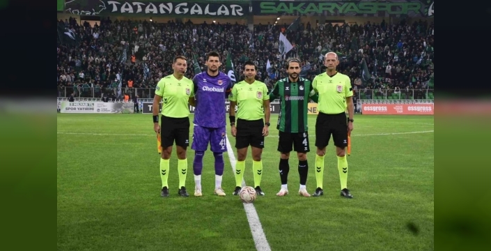 Sakaryaspor evinde Erzincanspor'a yenildi
