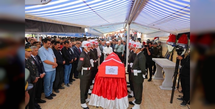 Şehit uzman çavuş Kahramanmaraş'ta toprağa verildi