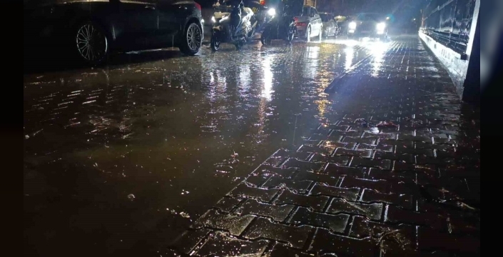 Süleymanpaşa'da sağanak hayatı aksattı