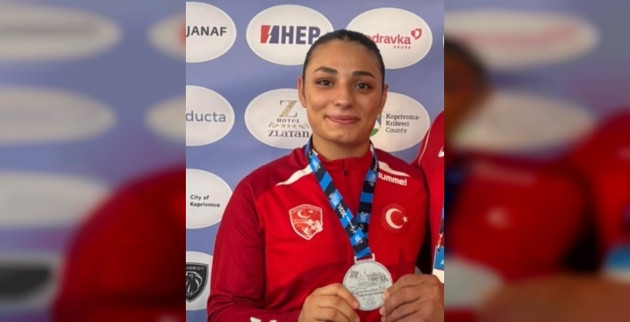 Suna Durmaz, Balkan Güreş Şampiyonası'nda ikincilik elde etti