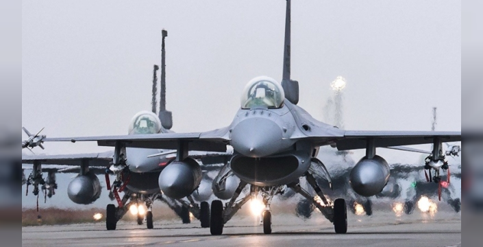 Tayvan F-16 pilotu bulamıyor