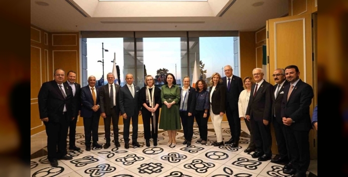 Türk ve İrlanda kültürleri İzmir'de sergide buluştu