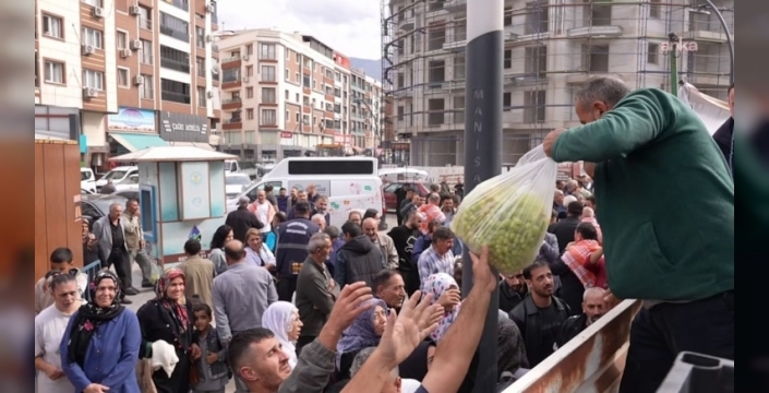 Üzüm üreticileri, fiyatlardan şikayet ederek protesto düzenledi