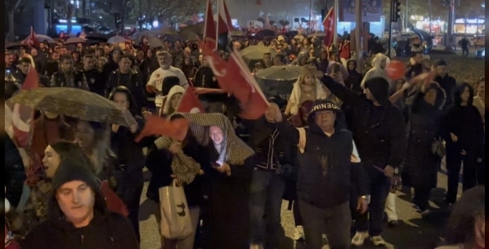 Yağmura rağmen Can Bonomo ile Cumhuriyet coşkusu