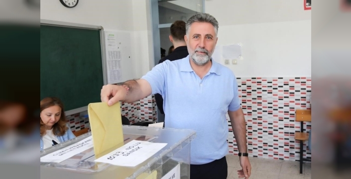 Yolsuzluk soruşturması: Bayraklı'nın eski başkanı gözaltında