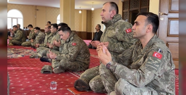 Yüksekova'da şehit Ziyar Koparan için mevlit düzenlendi
